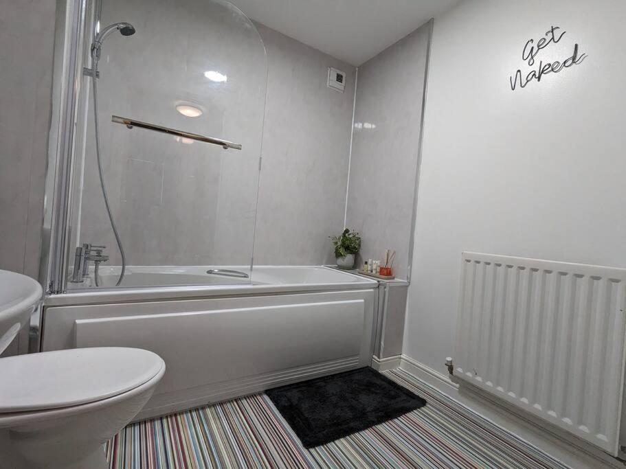 Апартаменты City Centre Comfort Нортхемптон Экстерьер фото