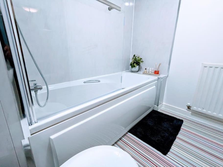 Апартаменты City Centre Comfort Нортхемптон Экстерьер фото