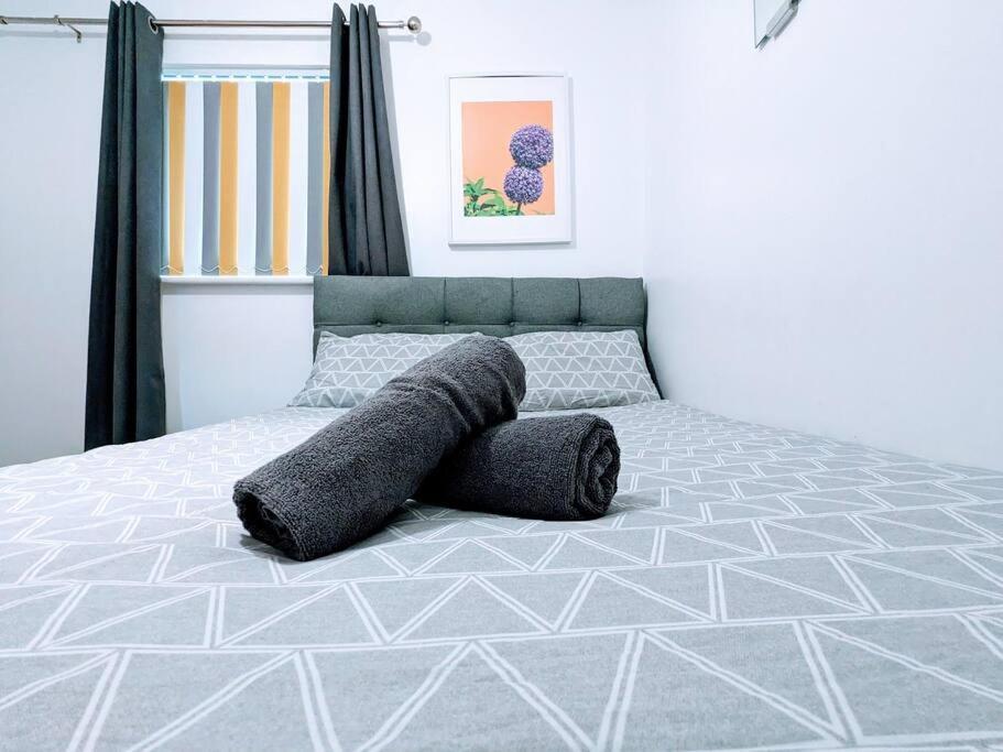 Апартаменты City Centre Comfort Нортхемптон Экстерьер фото
